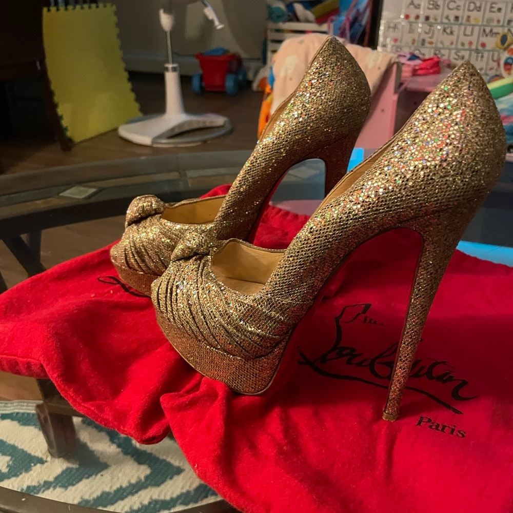 Christian Louboutin Jenny Peep Toe Pumps 150mm Gold